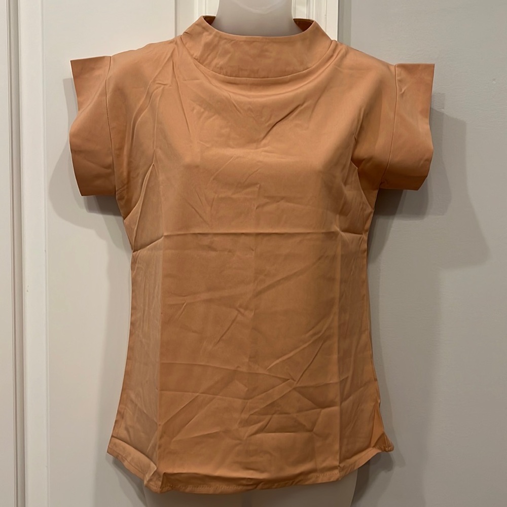 NWT Southern Blooms Top Size M